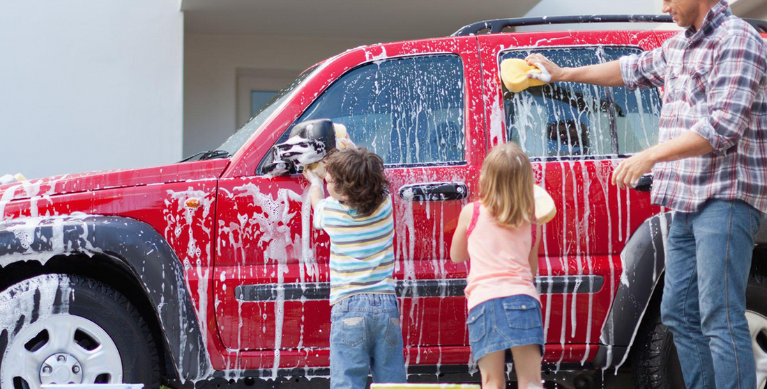 AUTO ZU HAUSE WASCHEN & TIPPS ZUM GELDSPAREN